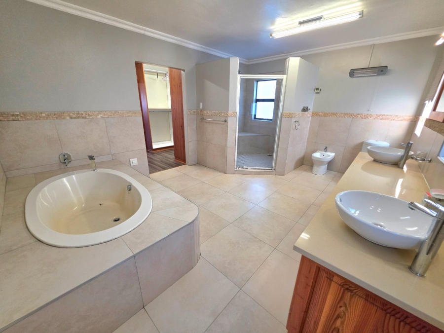 4 Bedroom Property for Sale in Eureka Free State